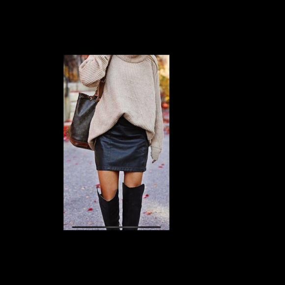 Soft sophisticated leather skirt - Picture 7 of 8